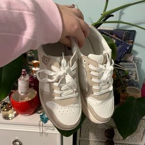 American Eagle Sneakers